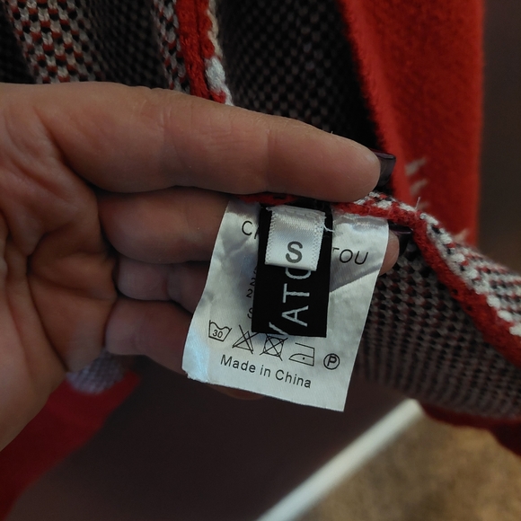 Red Aztec Cardigan - Picture 2 of 4